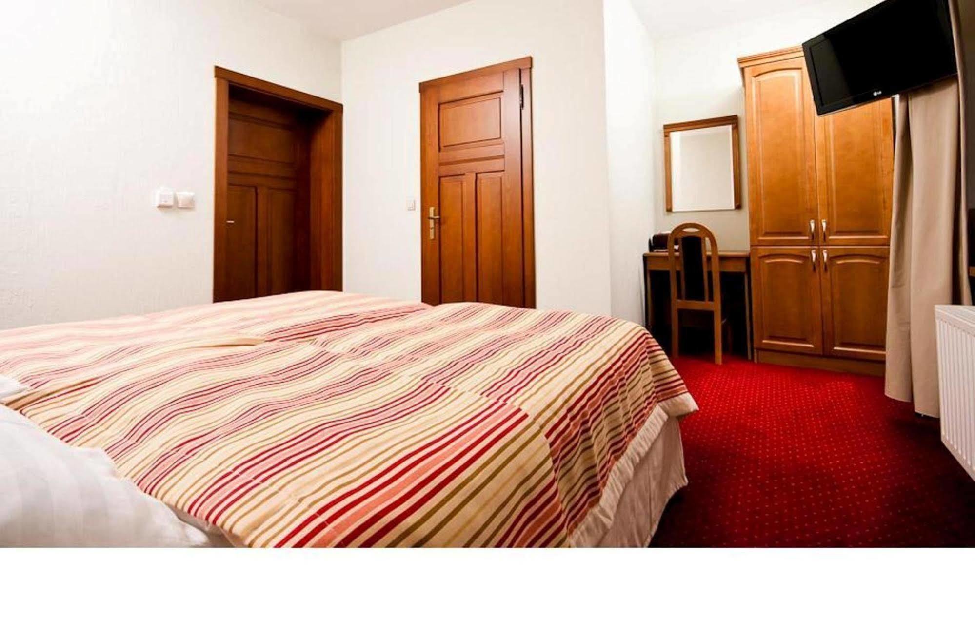 Przystanek Bavaria - Sauny, Parking Oraz Wstep Do Parku Bajek W Cenie! Карпач Екстериор снимка